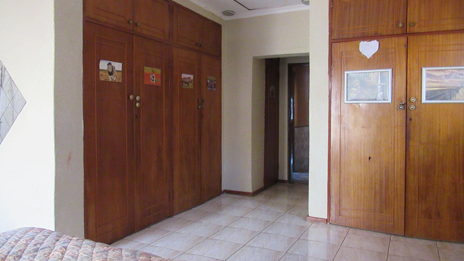 Main Bedroom - 32 square meters of property in Randgate