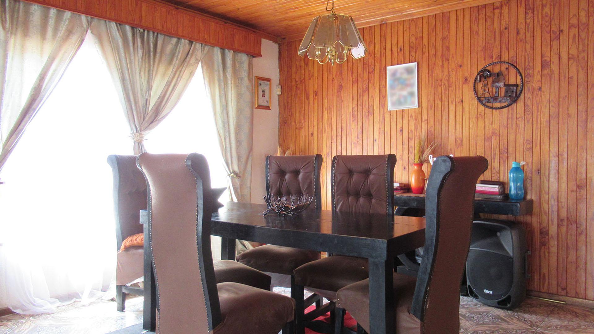 Dining Room - 19 square meters of property in Randgate