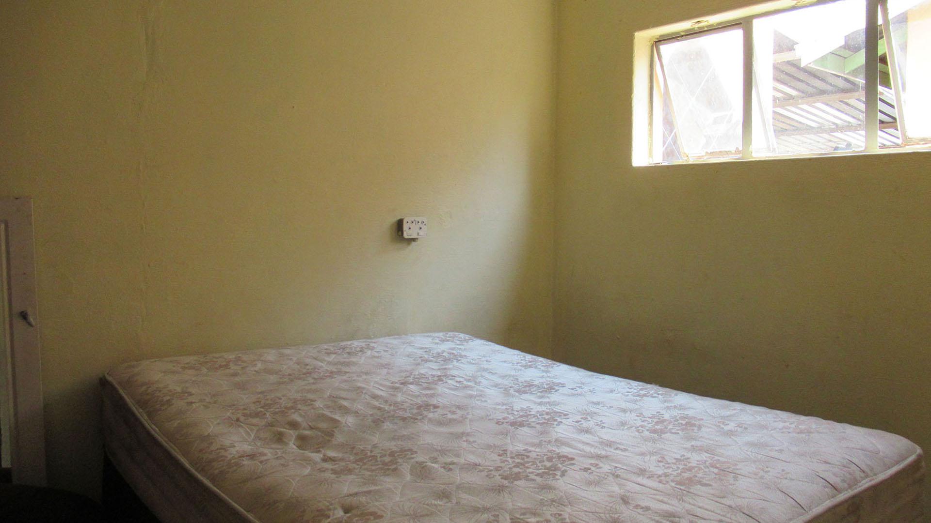 Bed Room 4 - 7 square meters of property in Randgate