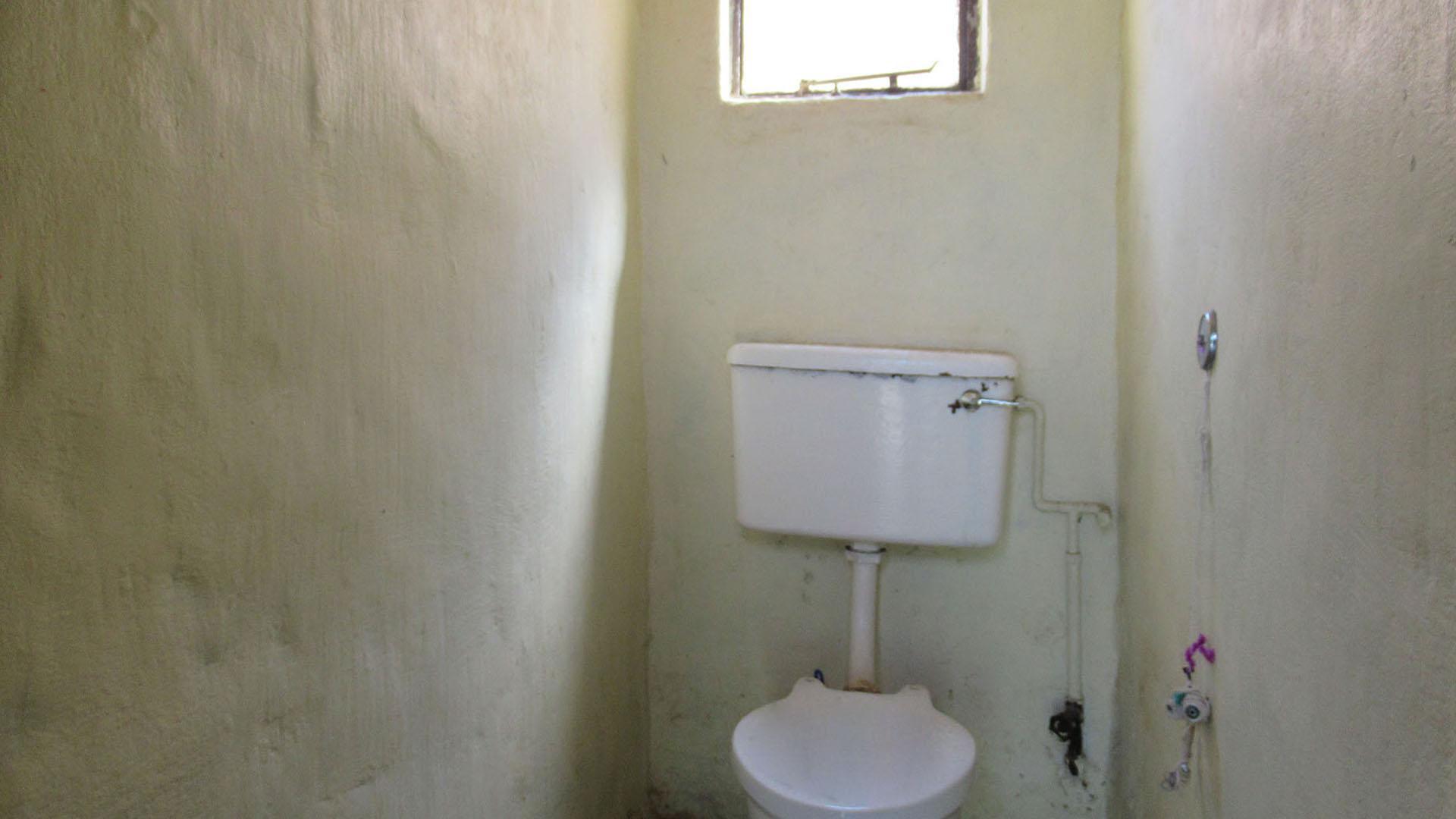 Bathroom 3+ - 2 square meters of property in Randgate