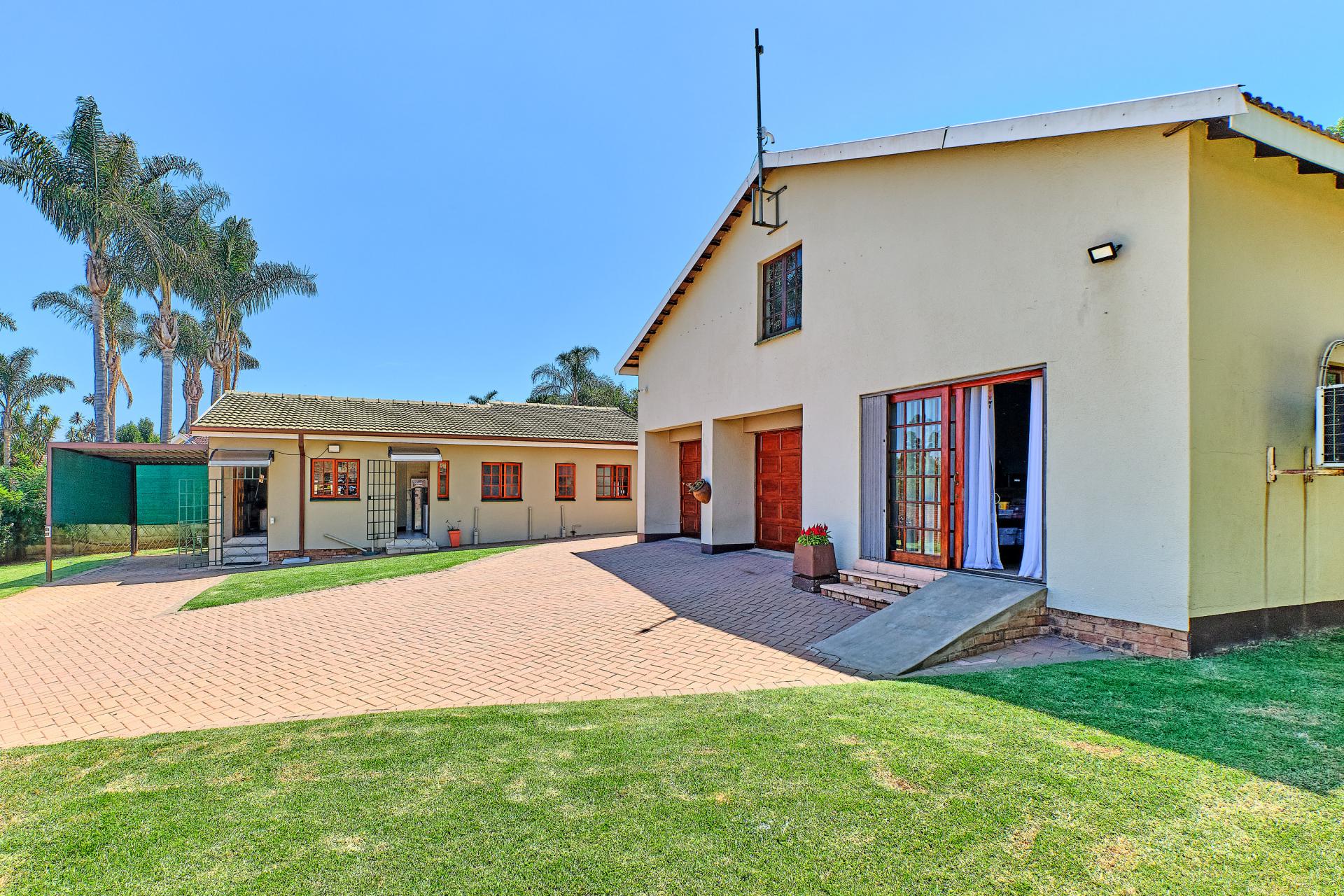 5 Bedroom House for Sale For Sale in Noordheuwel MR617414