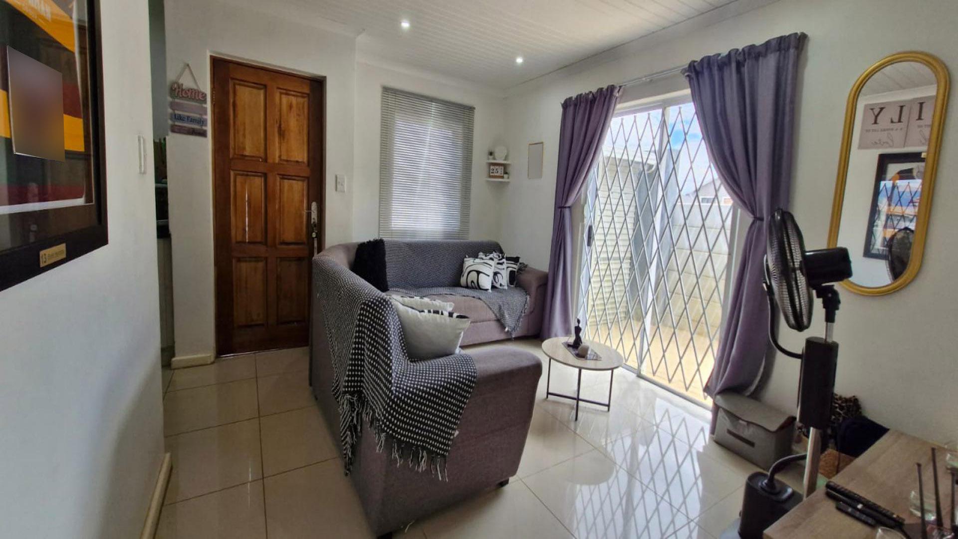 Lounges of property in Paarl