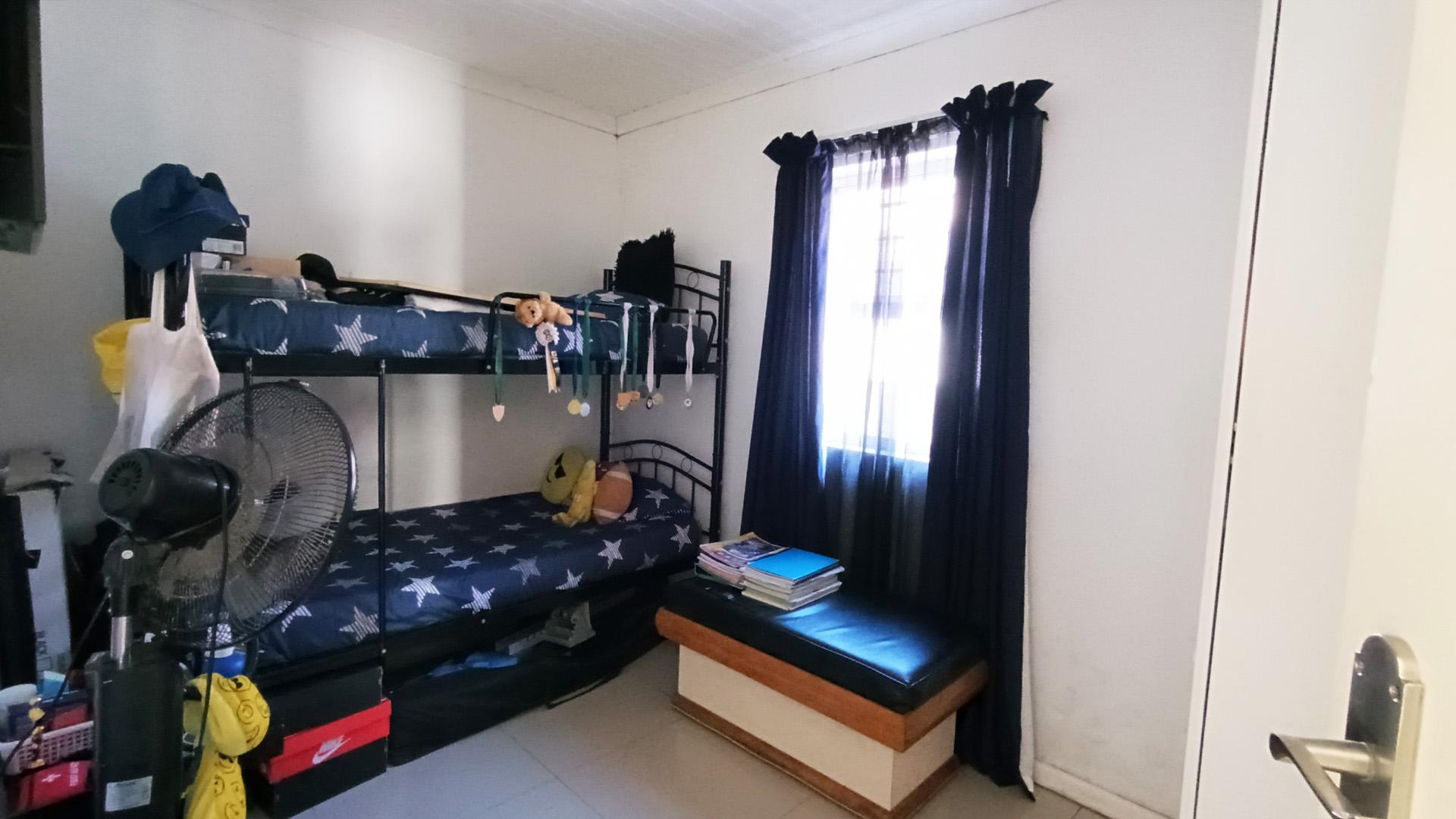 Bed Room 2 - 9 square meters of property in Paarl