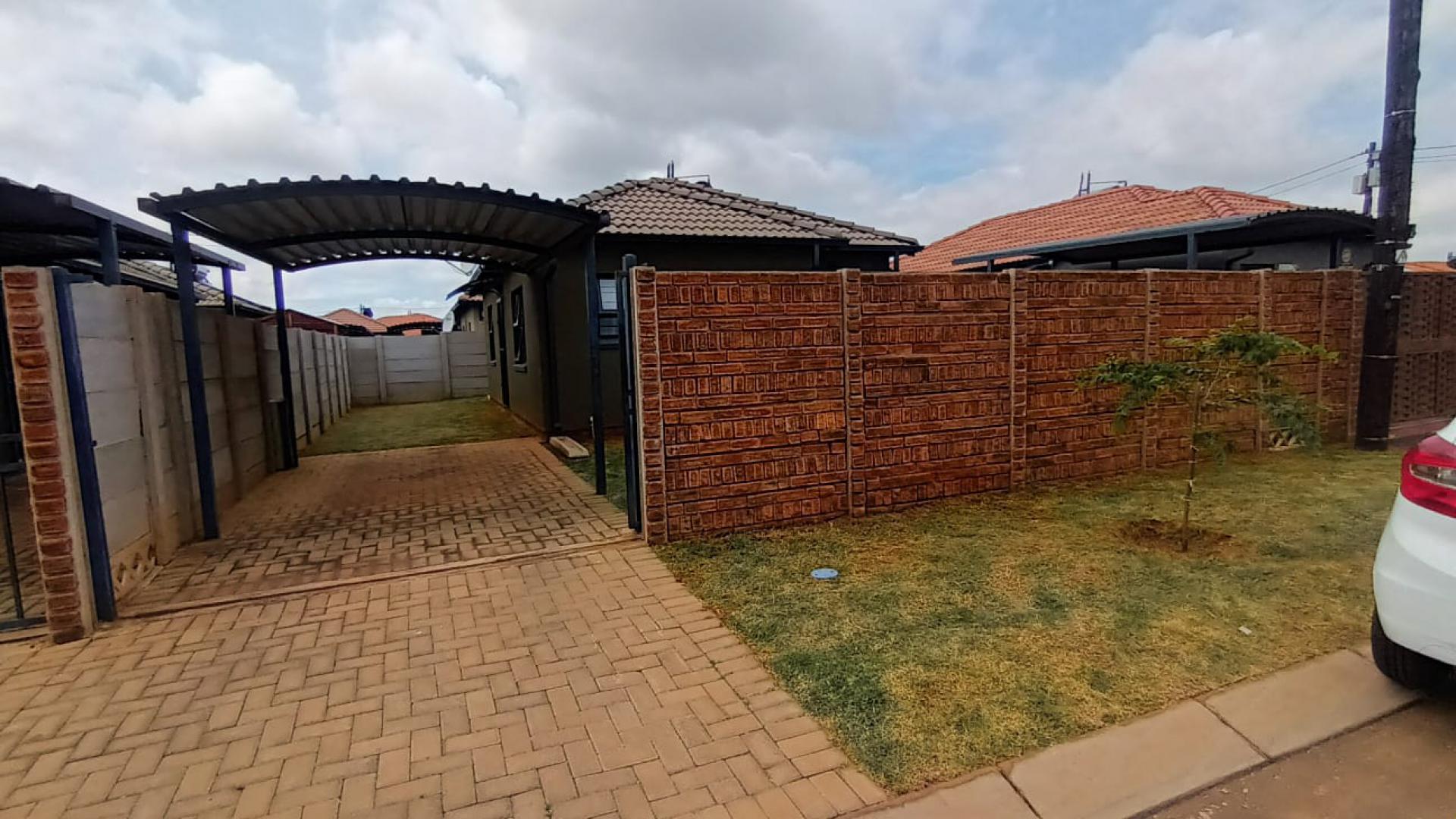 Front View of property in Protea Glen