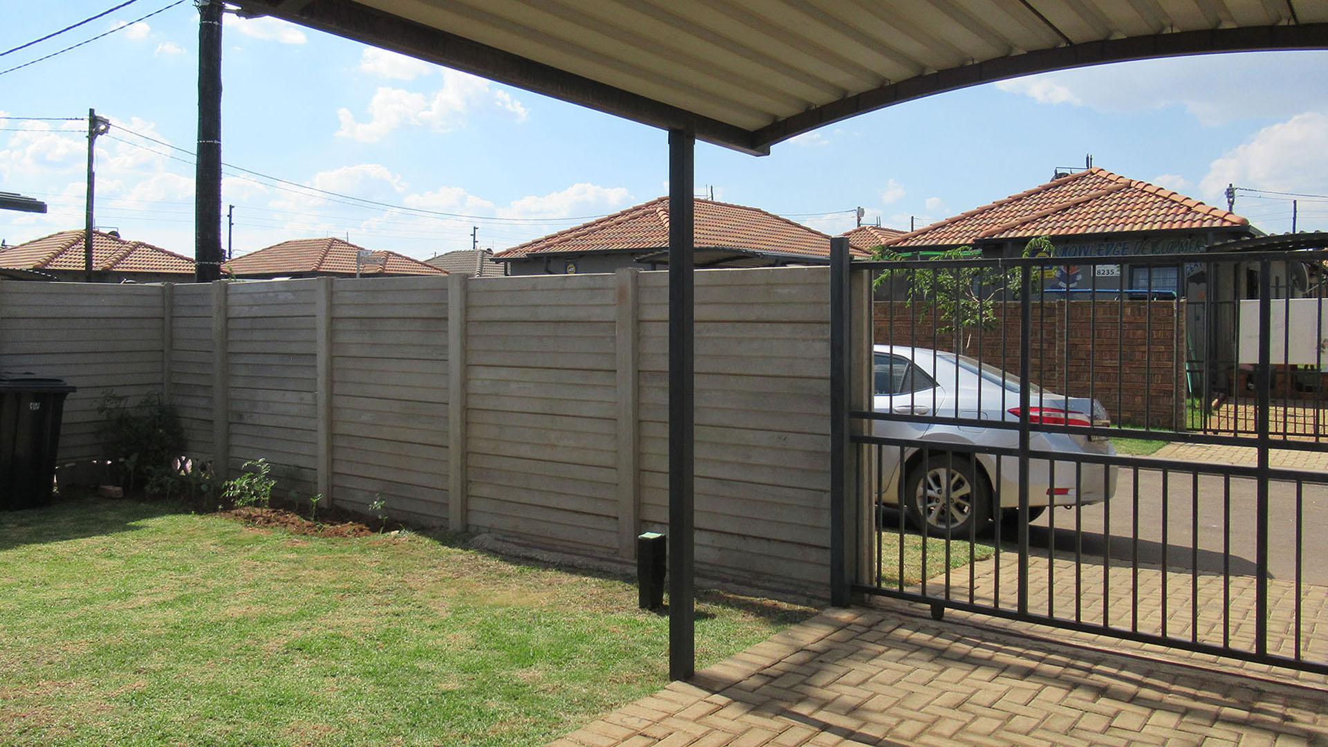 Spaces - 1 square meters of property in Protea Glen
