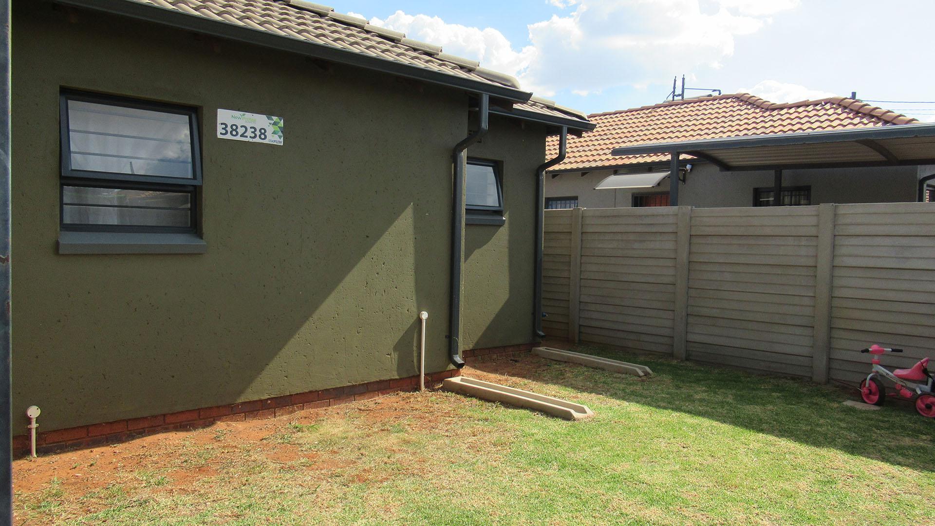 Front View of property in Protea Glen