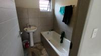 Bathroom 1 of property in Protea Glen