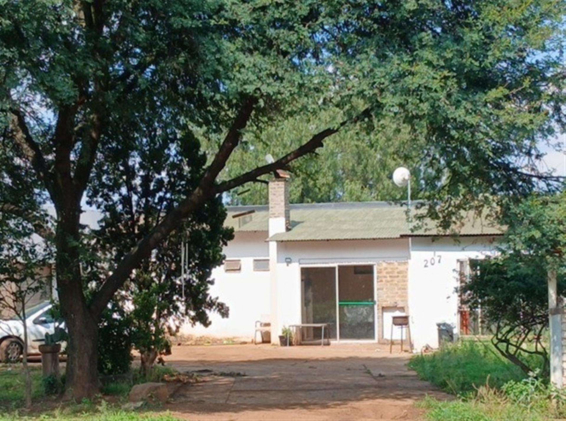 Front View of property in Rosashof AH