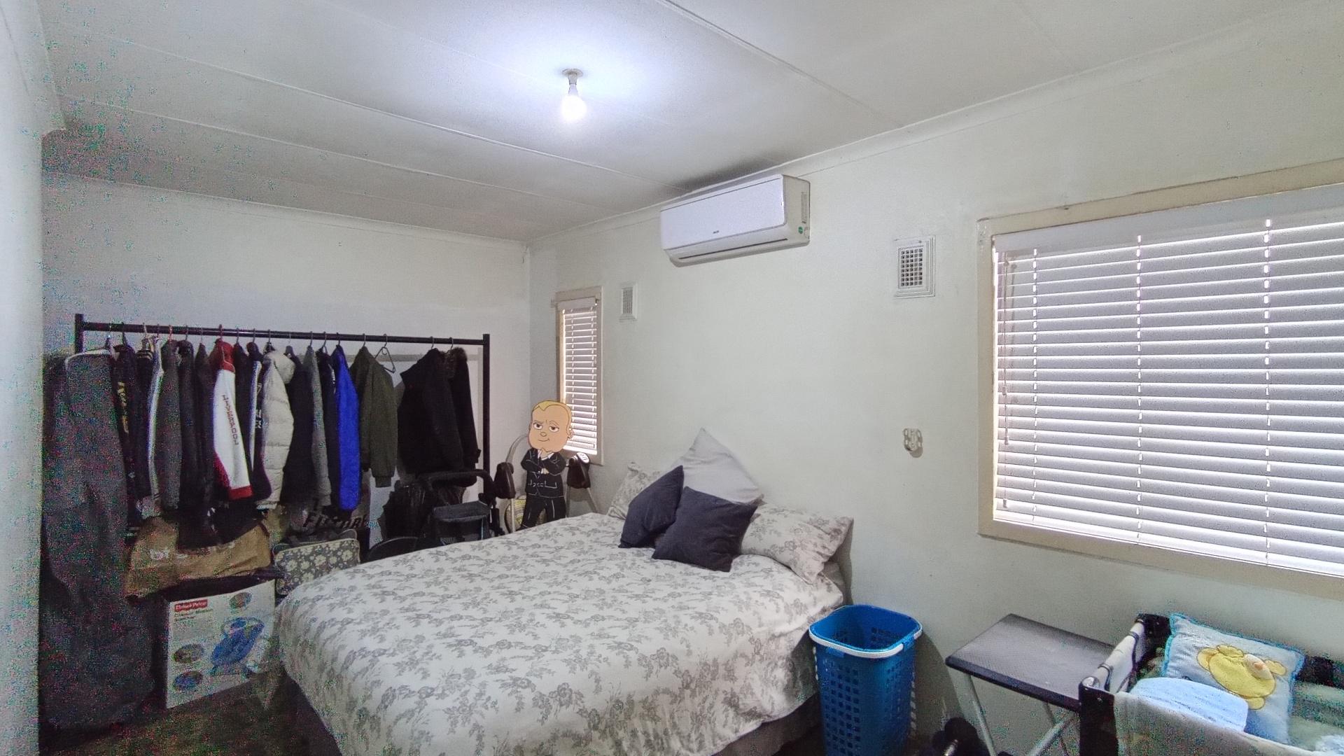 Bed Room 1 - 16 square meters of property in Sunford