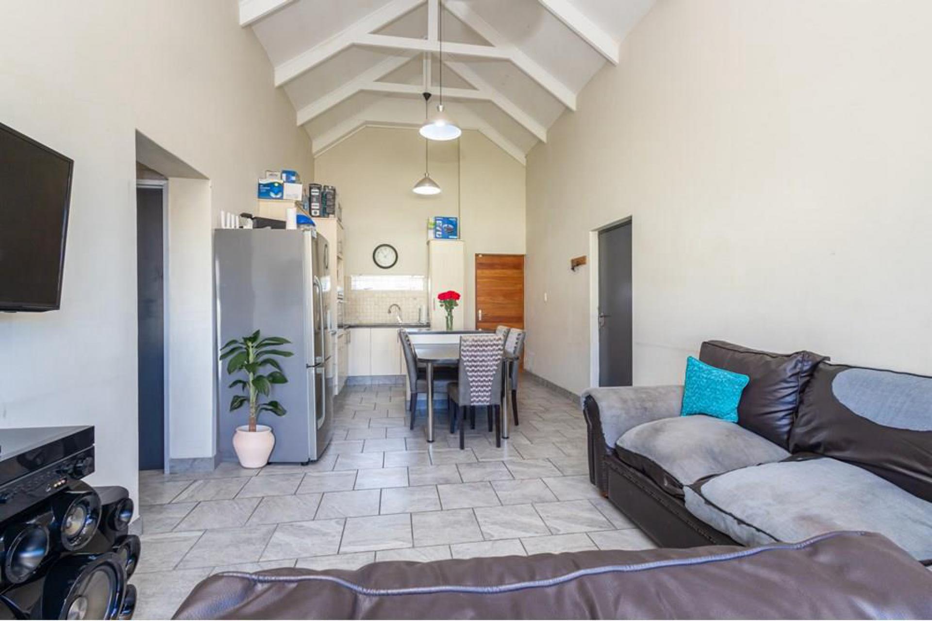 2 Bedroom House for Sale For Sale in Kraaifontein MR617451