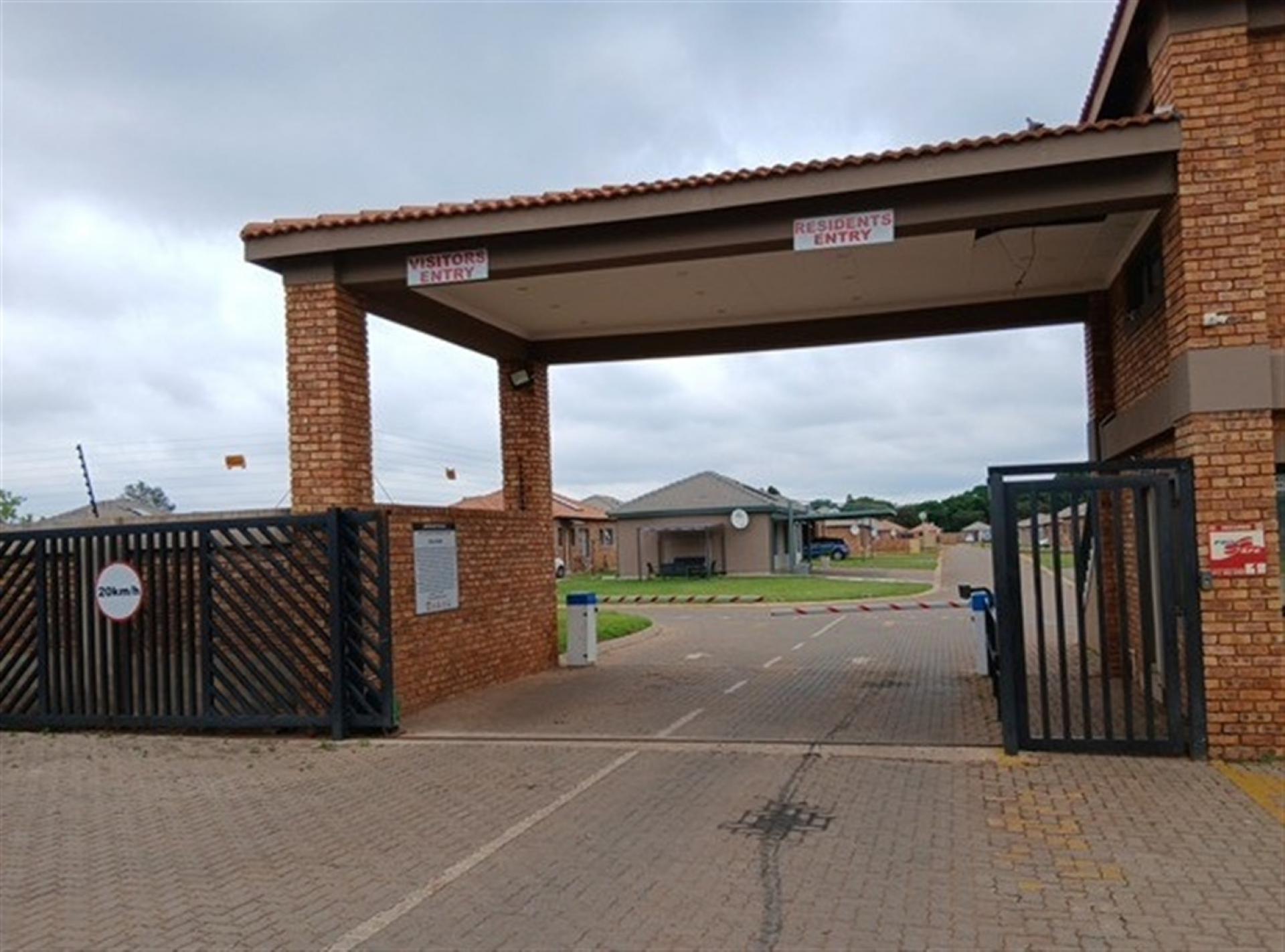 Front View of property in Daggafontein