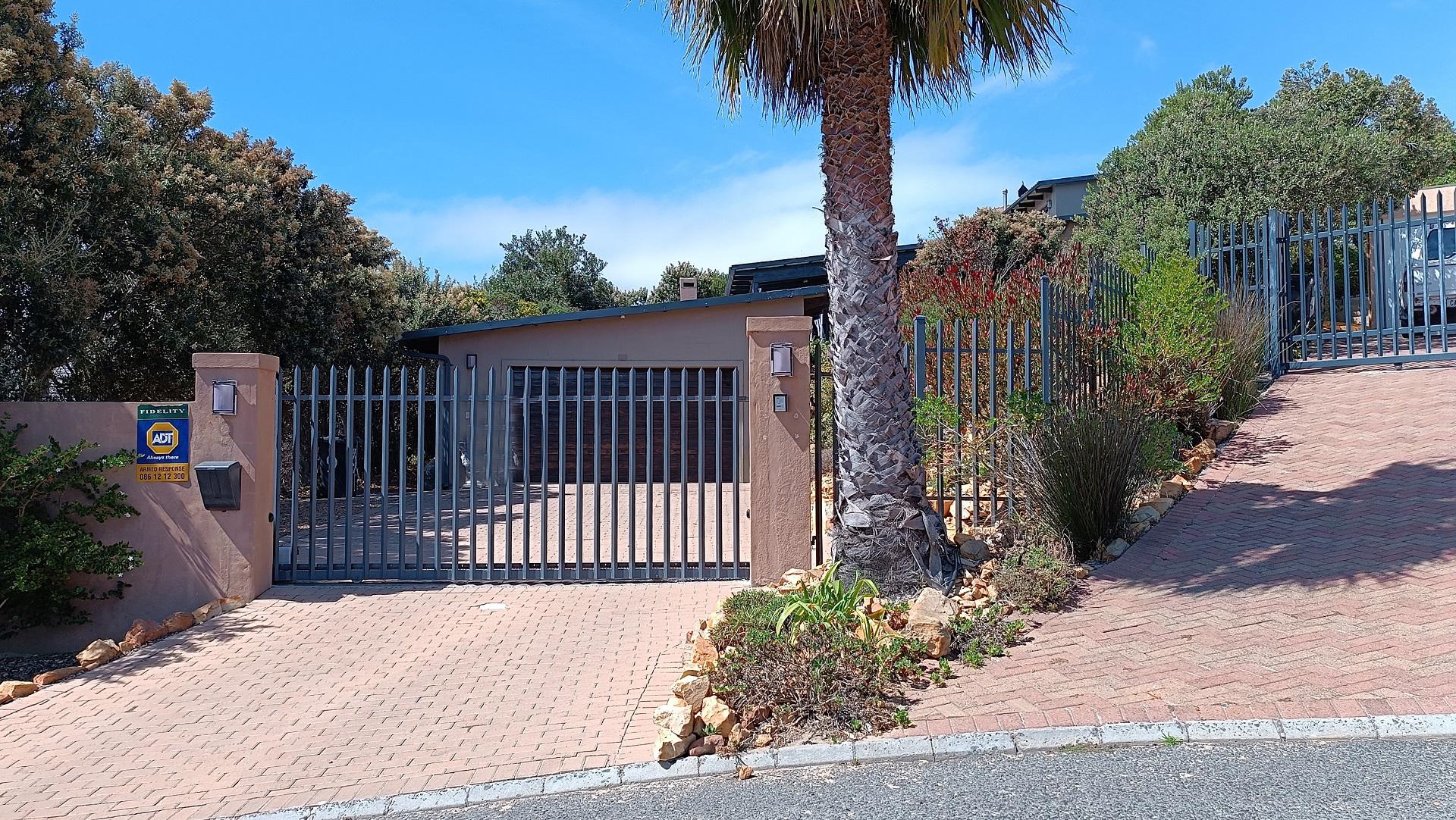 Front View of property in Capri 