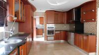 Kitchen - 43 square meters of property in Umhlanga Rocks