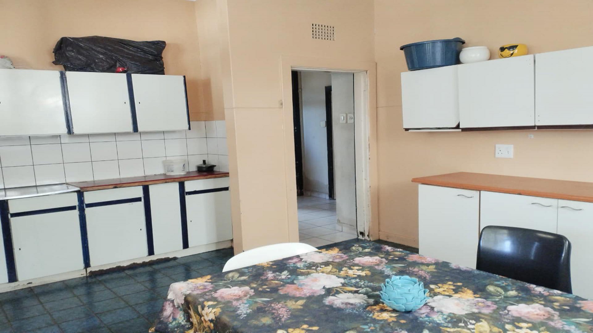 Kitchen of property in Regents Park
