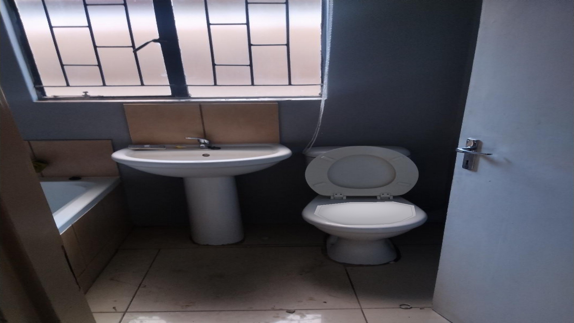 Bathroom 1 of property in Soshanguve East