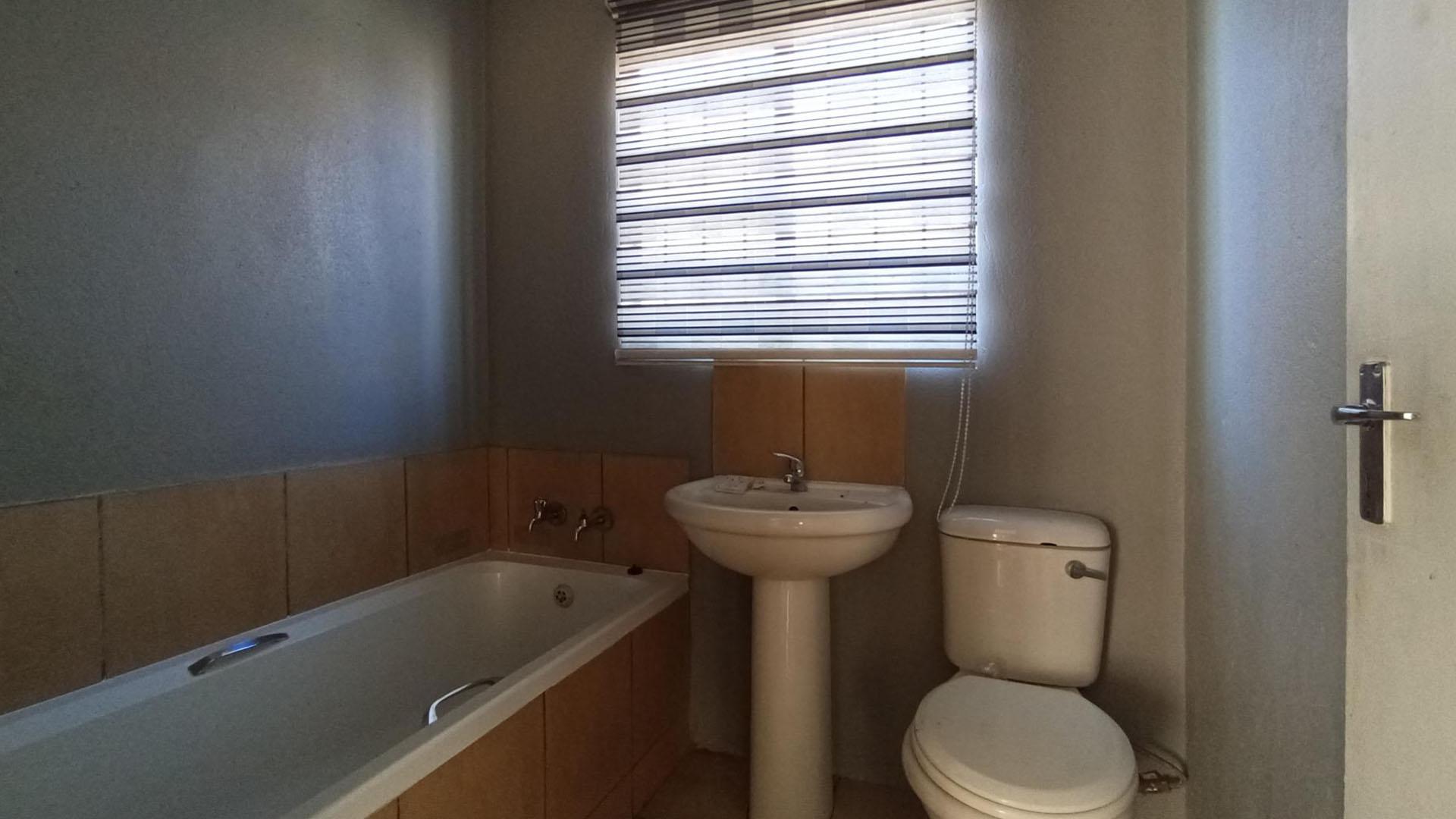 Bathroom 1 - 4 square meters of property in Soshanguve East