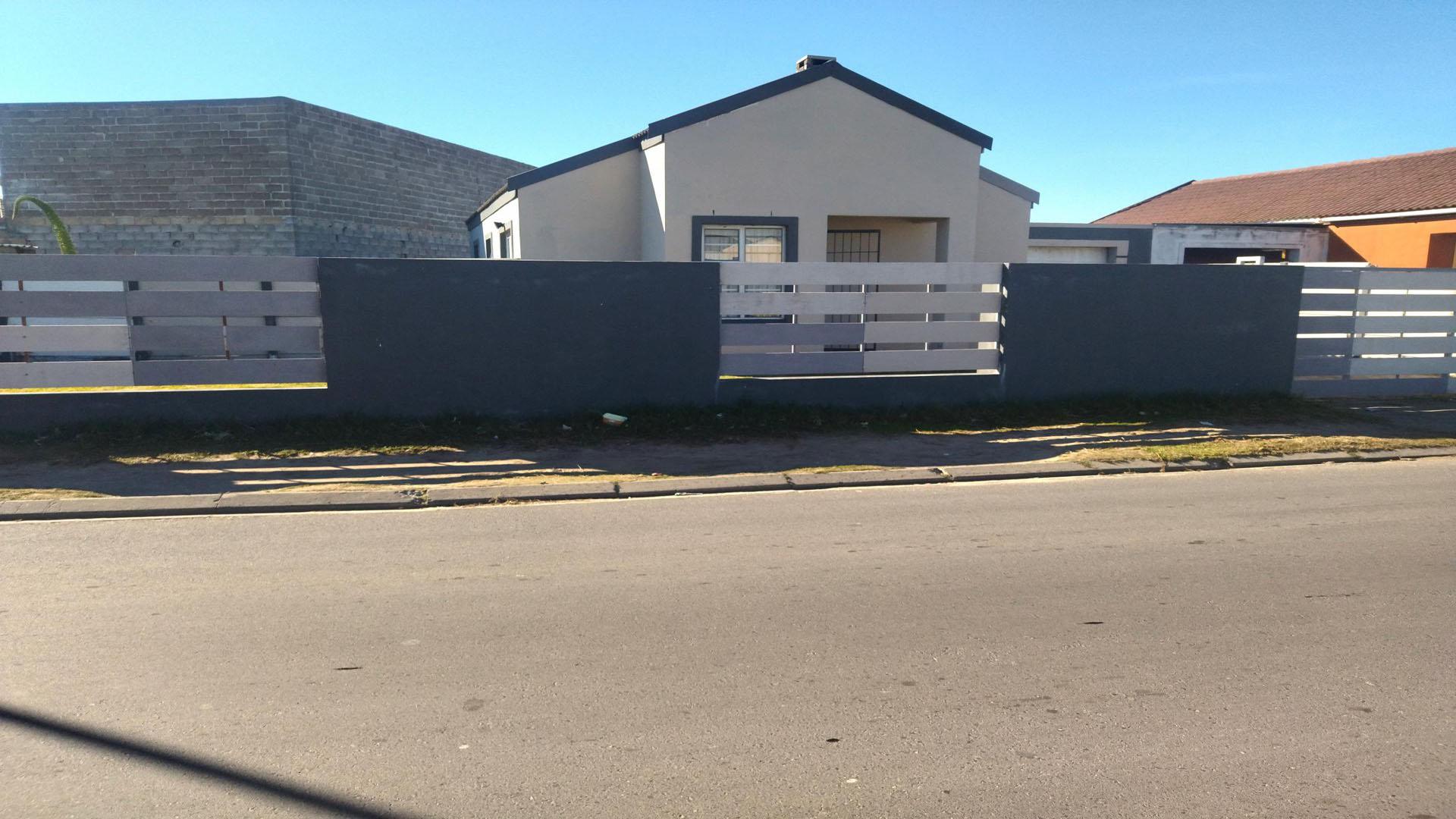 Front View of property in Sillwood Heights