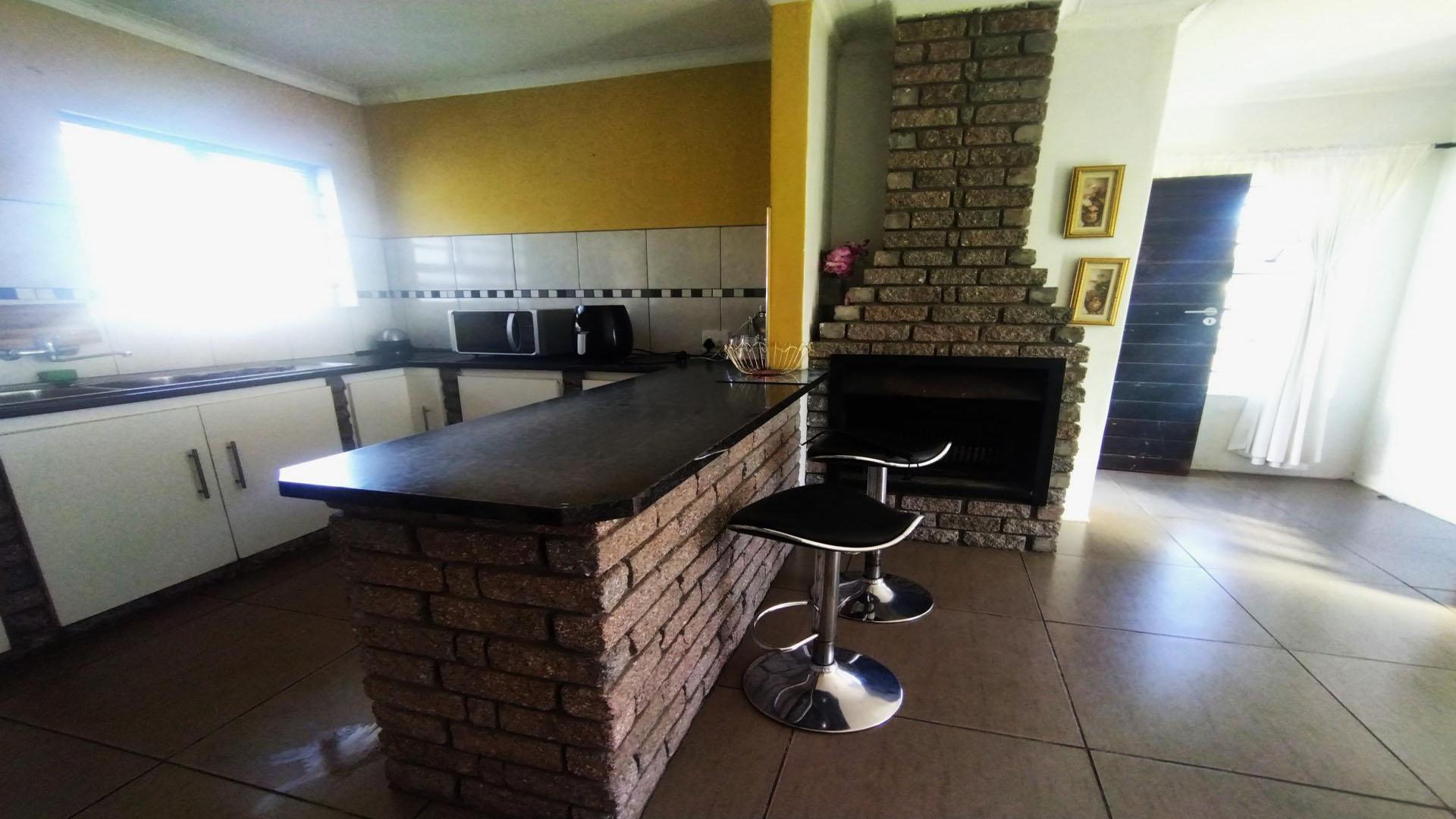 Kitchen of property in Sillwood Heights