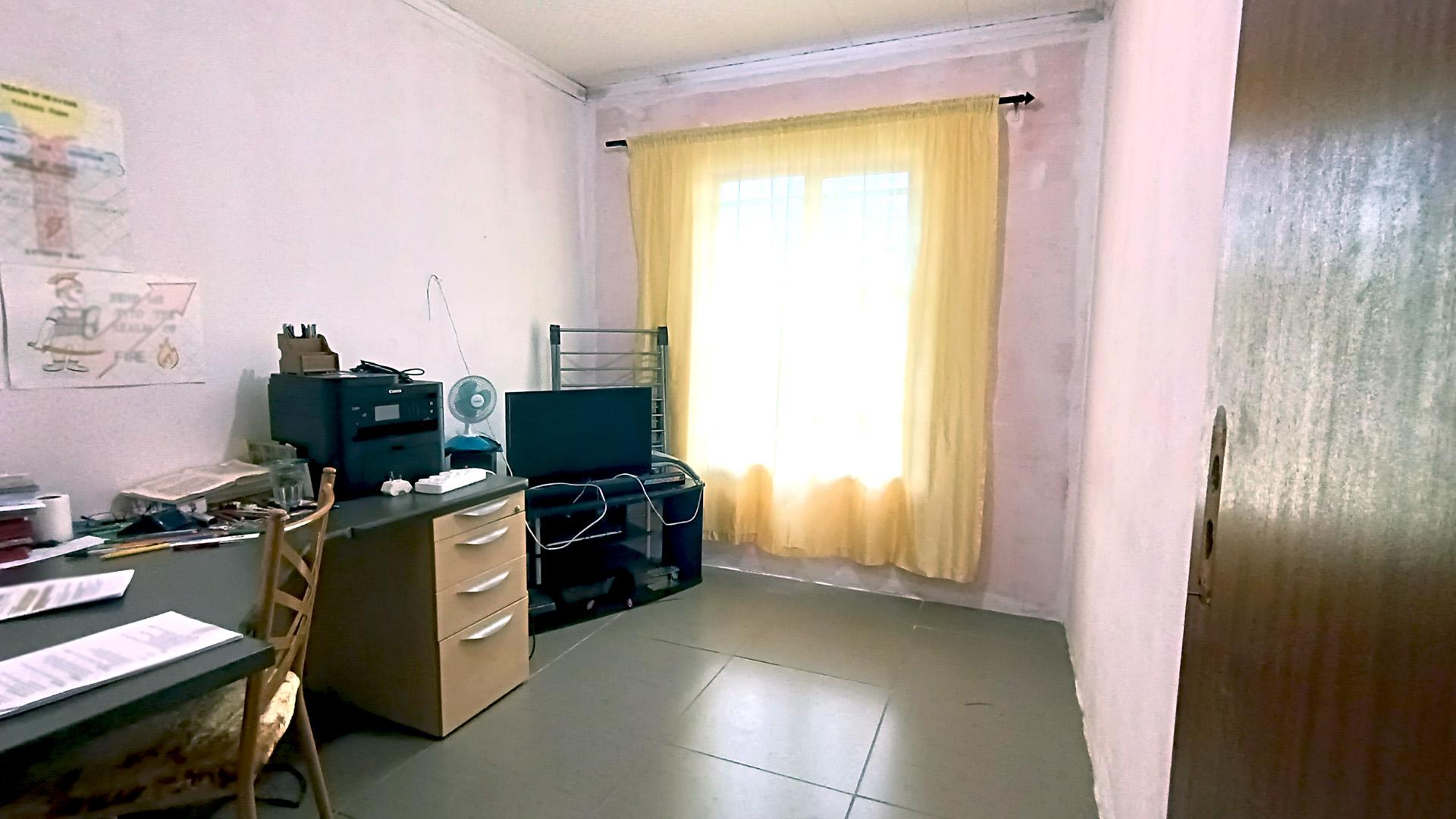 Bed Room 3 - 9 square meters of property in Sillwood Heights