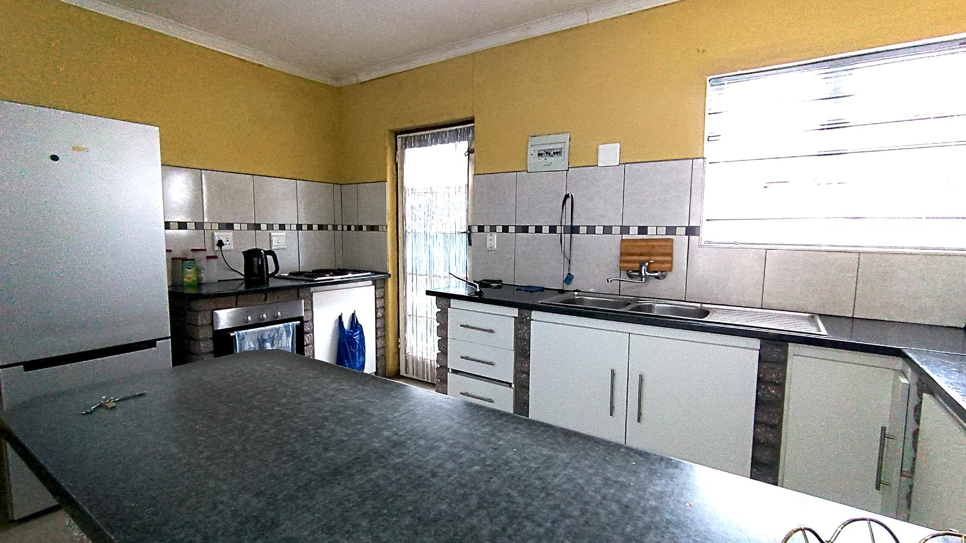 Kitchen - 10 square meters of property in Sillwood Heights