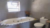 Bathroom 1 of property in Sillwood Heights