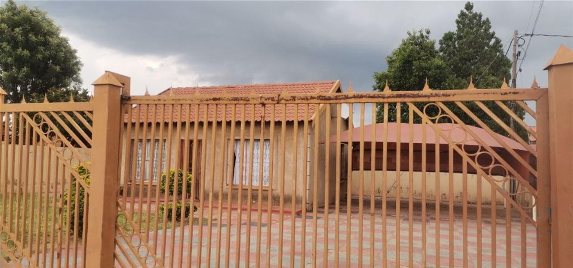 Front View of property in Lethlabile
