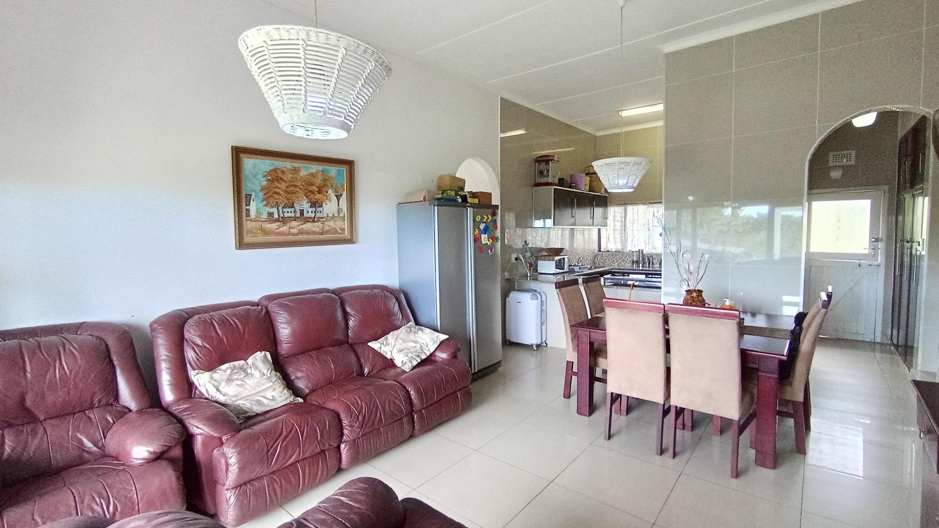 Lounges - 15 square meters of property in St Micheals on Sea