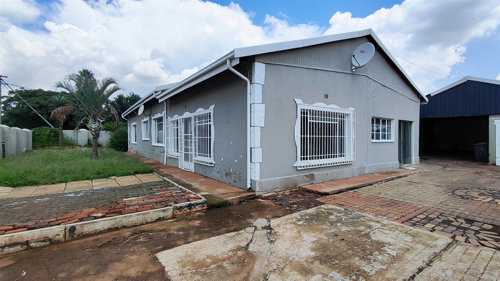 Front View of property in Dalview