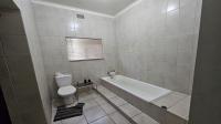 Bathroom 1 - 14 square meters of property in Dalview