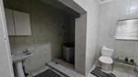 Bathroom 1 - 14 square meters of property in Dalview