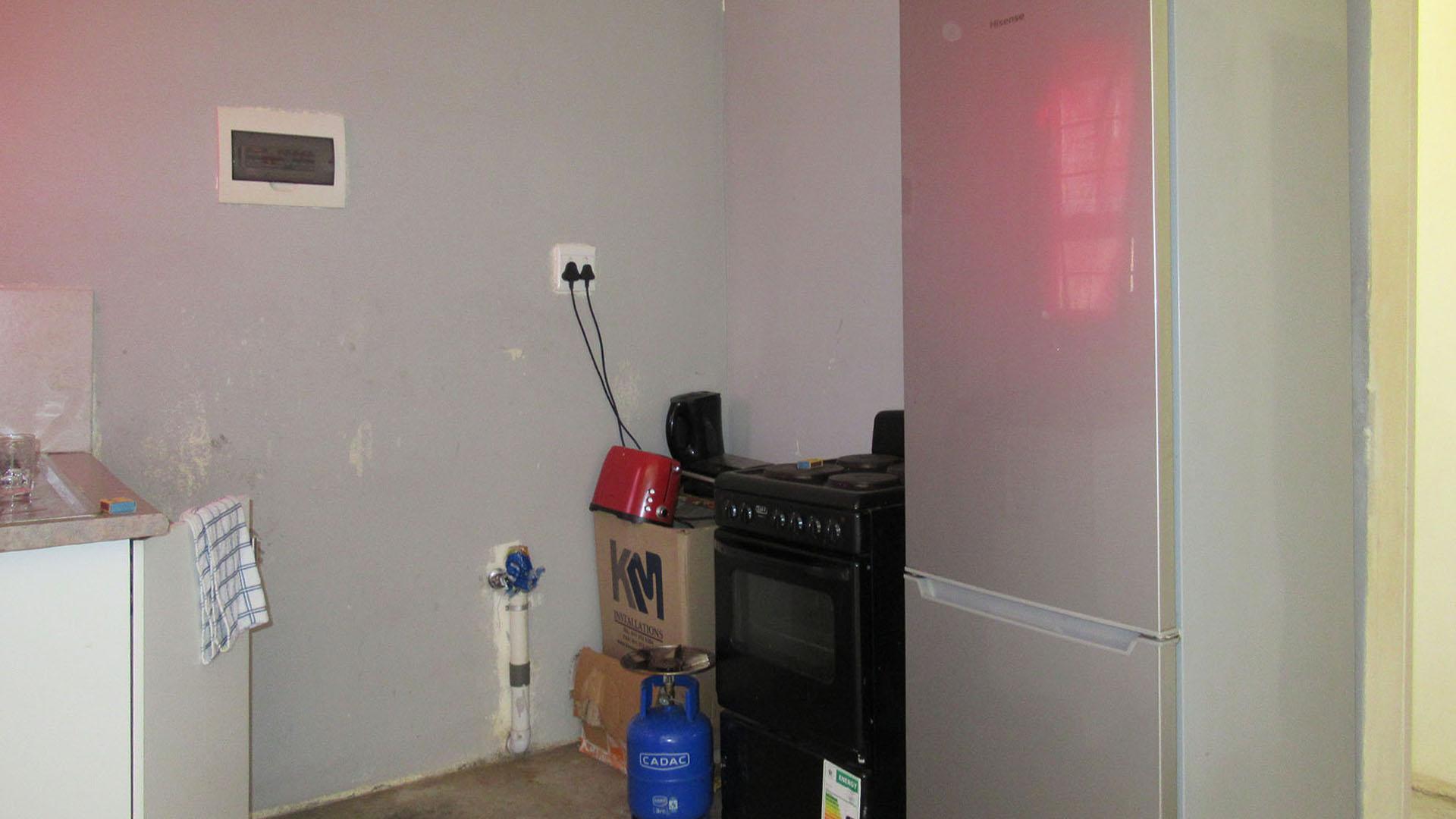 Kitchen - 4 square meters of property in Tirong 