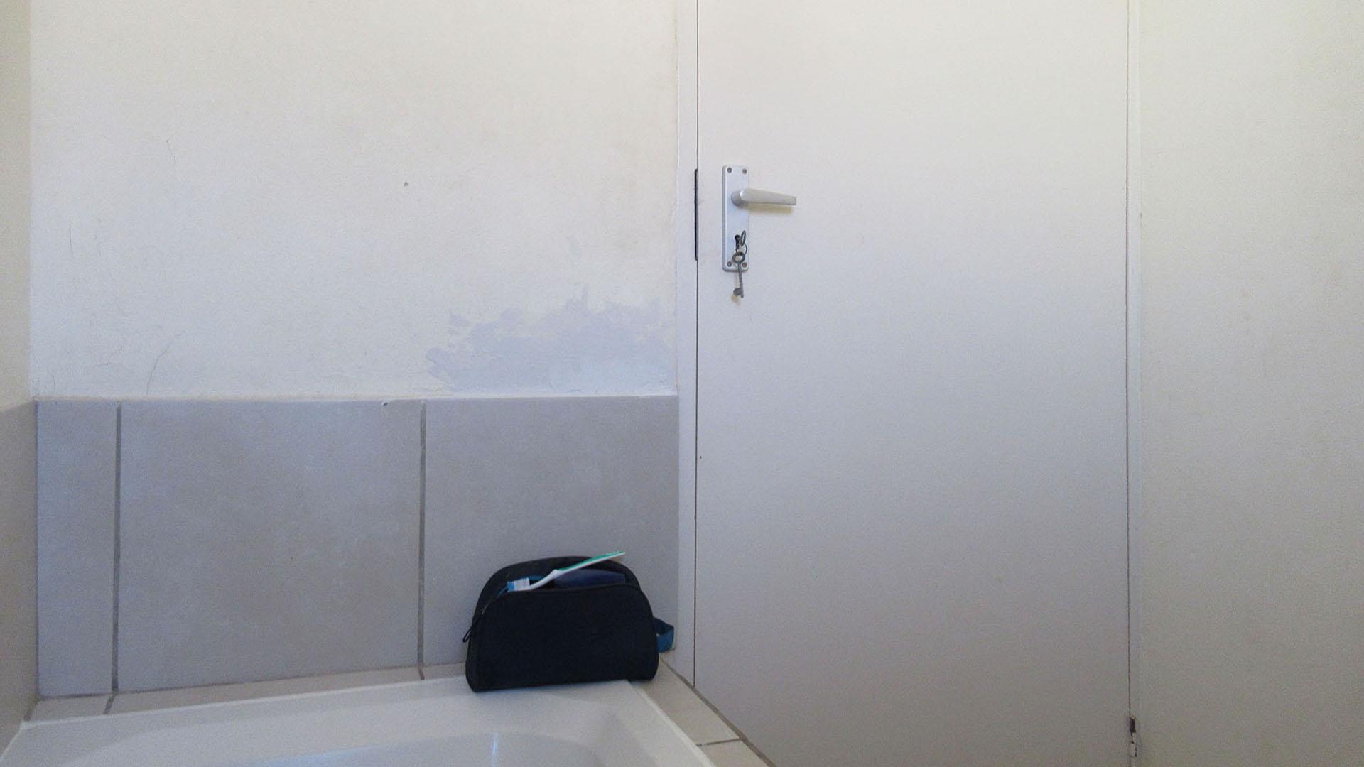 Bathroom 2 - 2 square meters of property in Tirong 