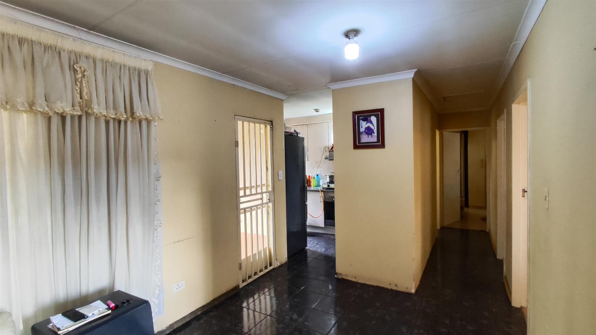 Dining Room - 8 square meters of property in Brakpan