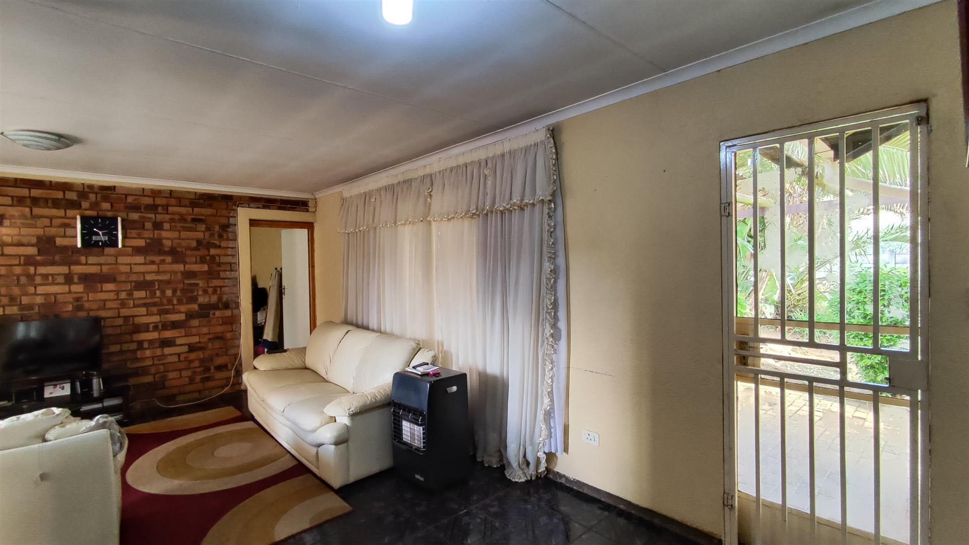 Dining Room - 8 square meters of property in Brakpan