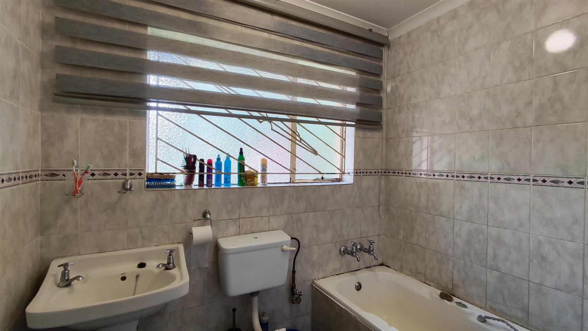 Bathroom 1 - 4 square meters of property in Brakpan