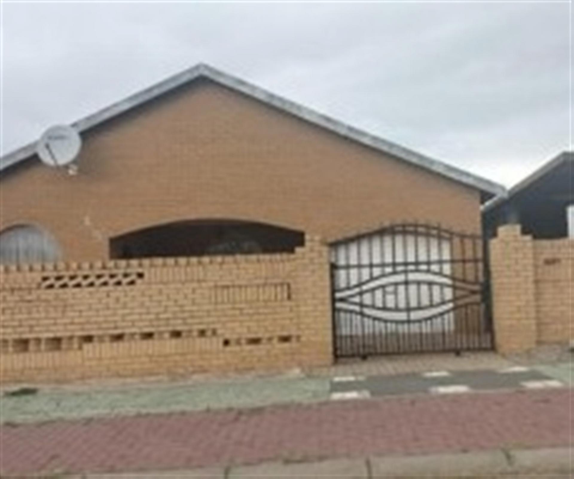 Front View of property in Dube