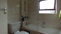 Bathroom 1 - 5 square meters of property in Maroeladal