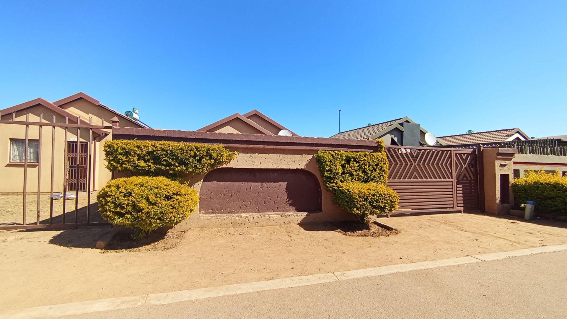 Front View of property in Soshanguve East