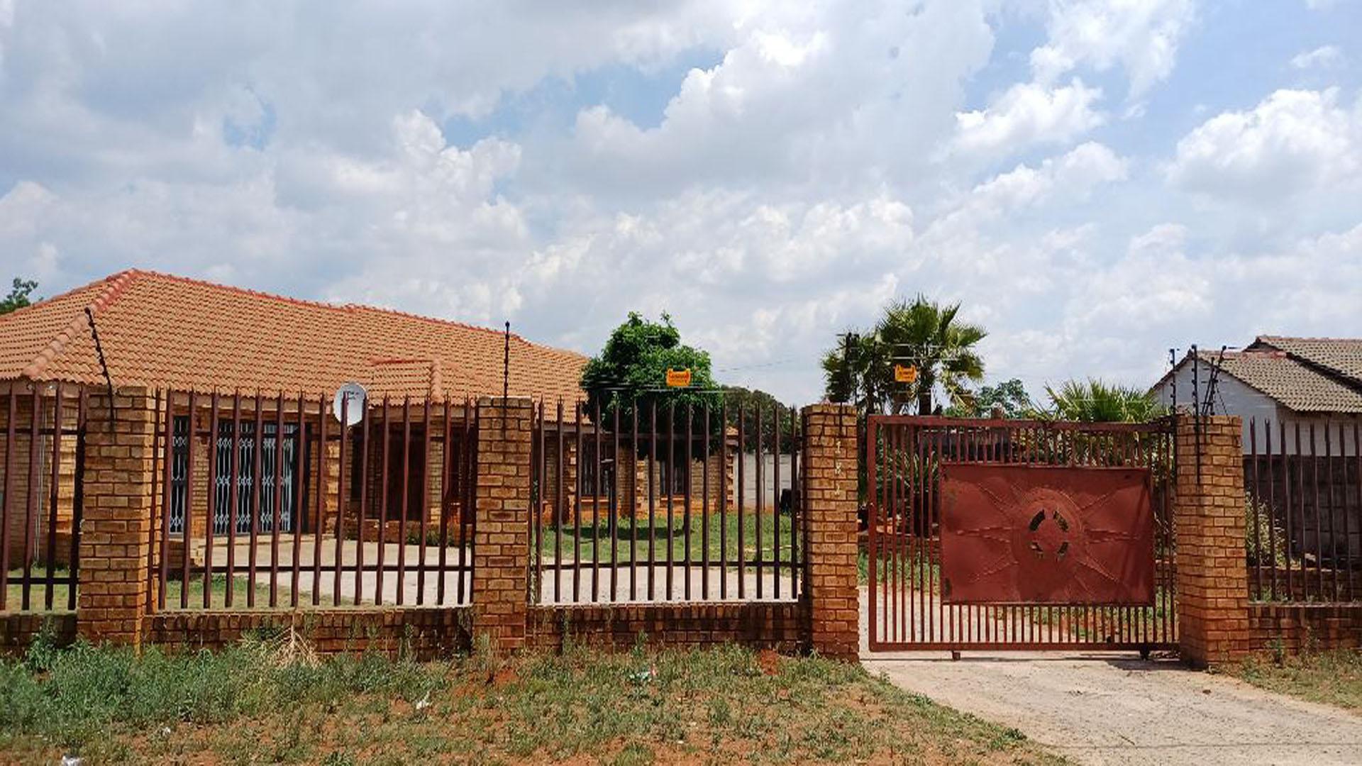 Front View of property in Henley-on-Klip