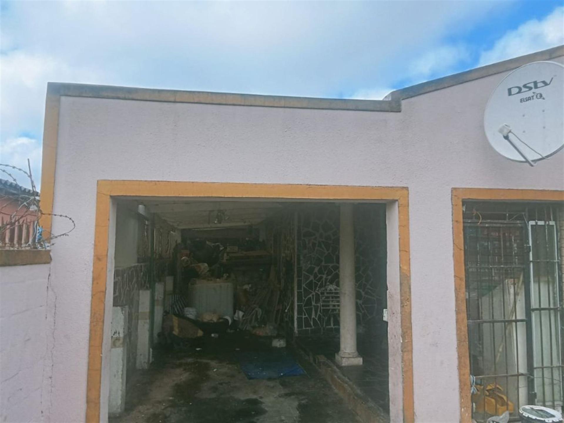 Front View of property in Bellville