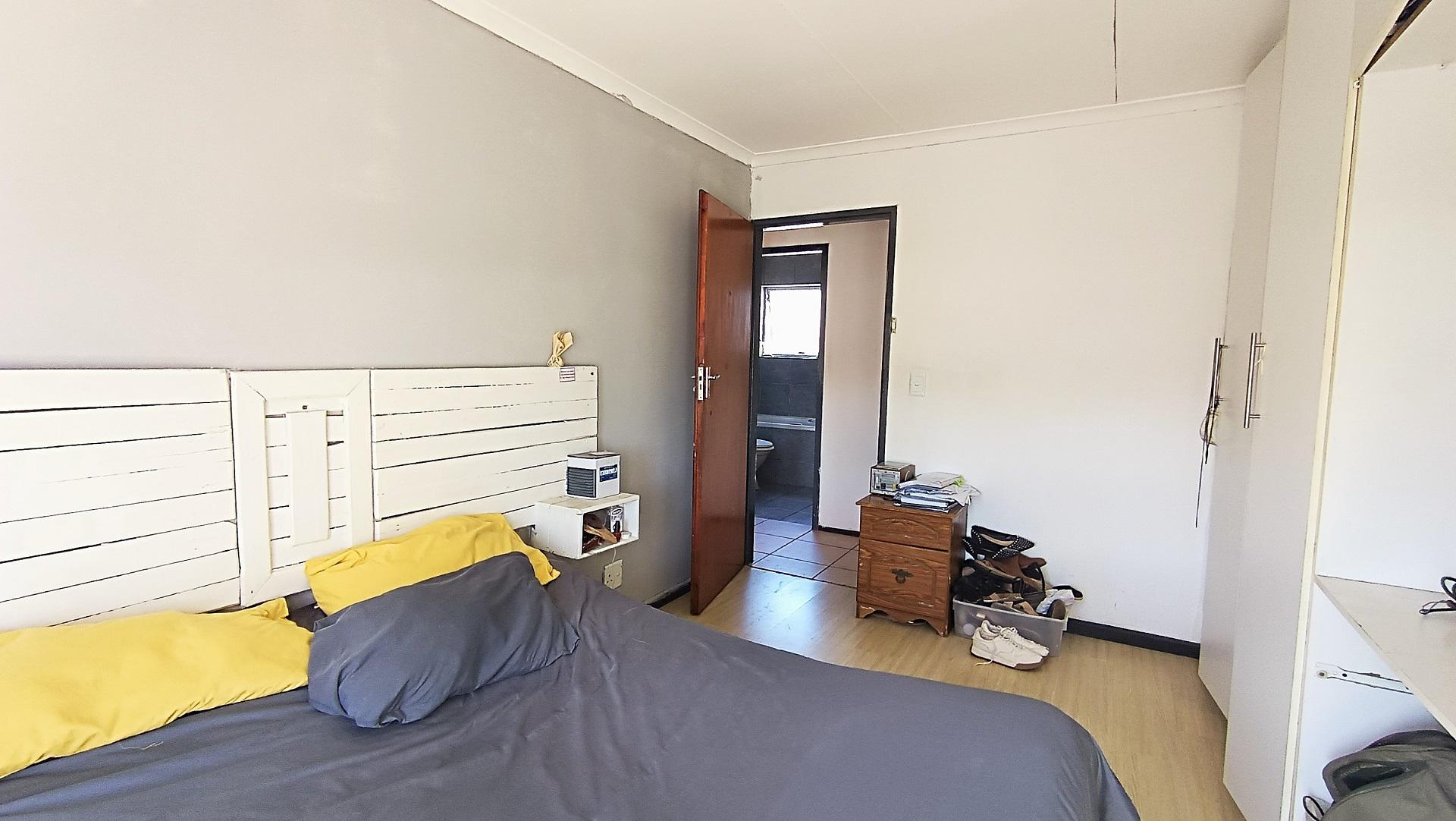 Bed Room 2 - 13 square meters of property in Westridge CP