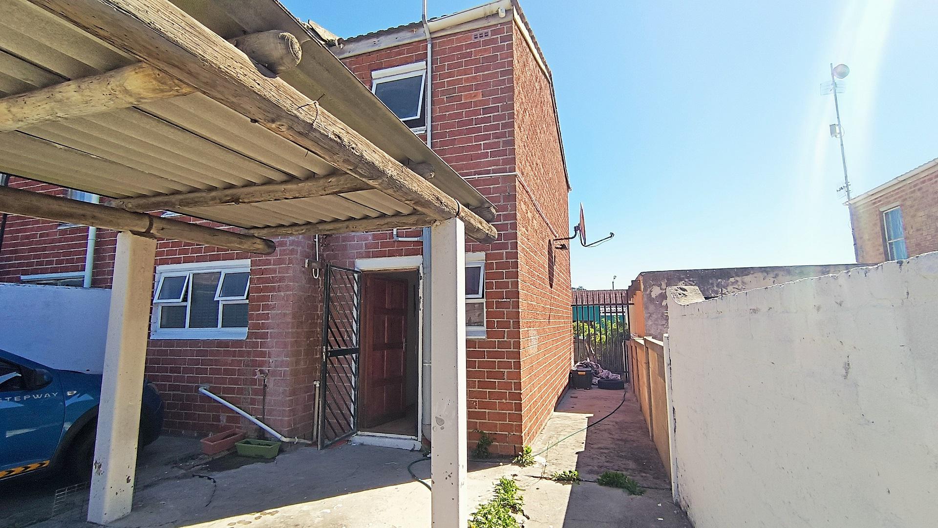 Front View of property in Westridge CP