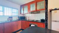 Kitchen - 10 square meters of property in Westridge CP