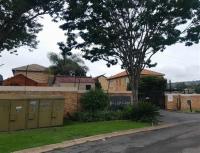 Front View of property in Strubensvallei
