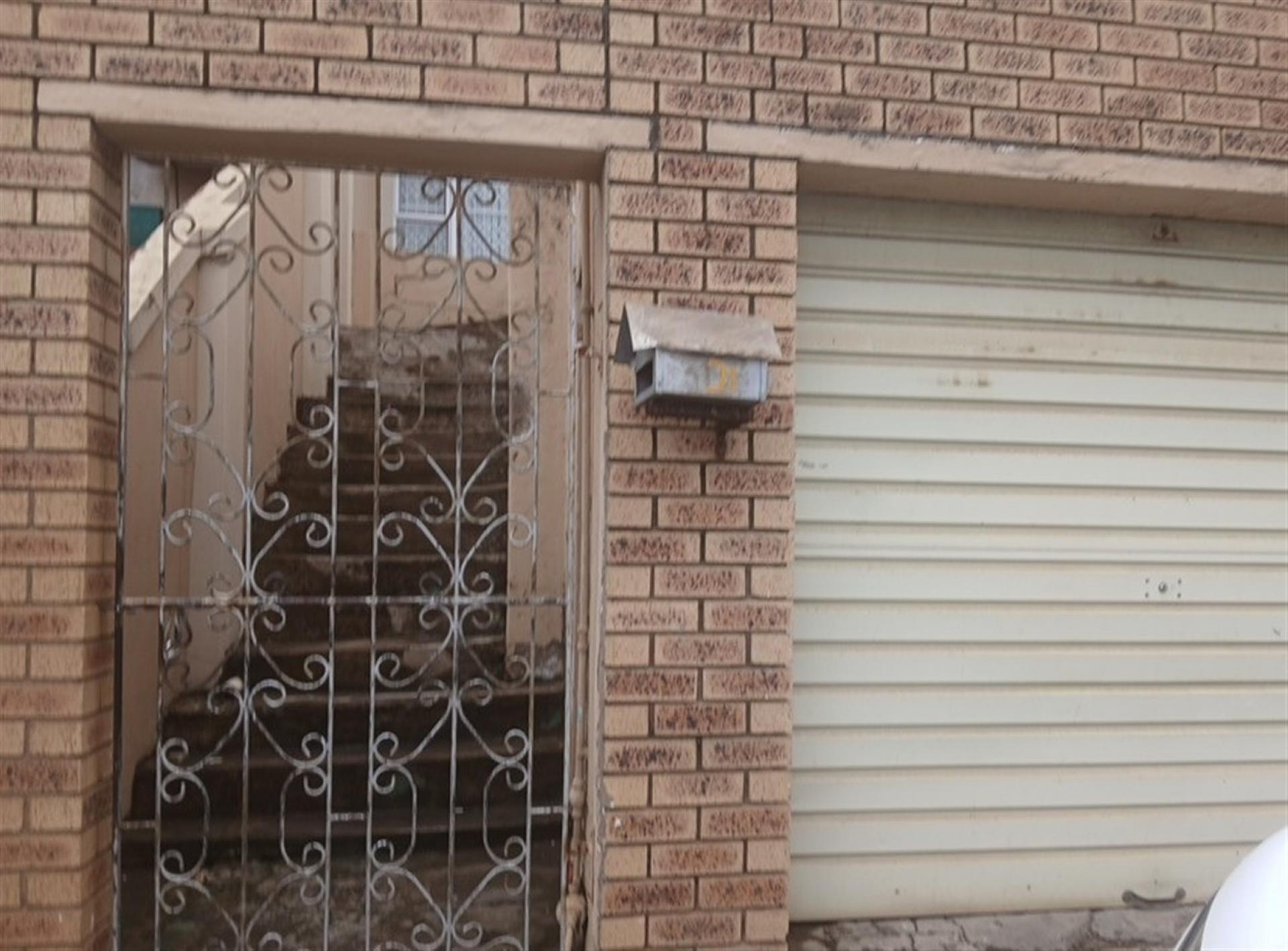 Front View of property in Arena Park