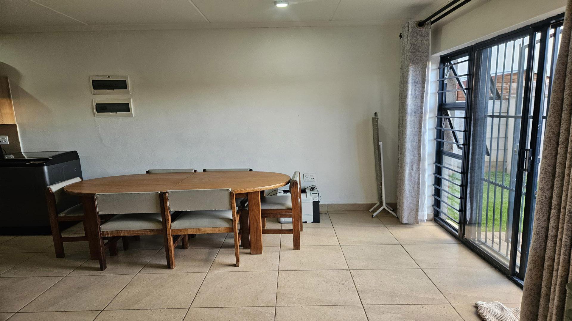 Dining Room of property in Andeon