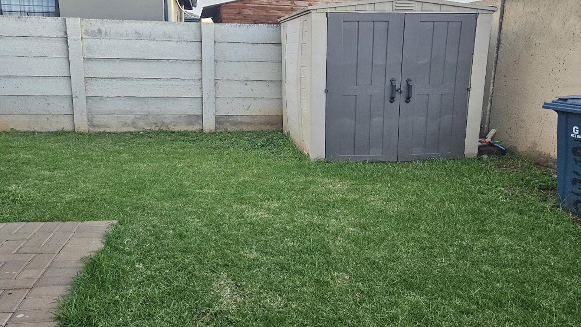 Backyard of property in Andeon