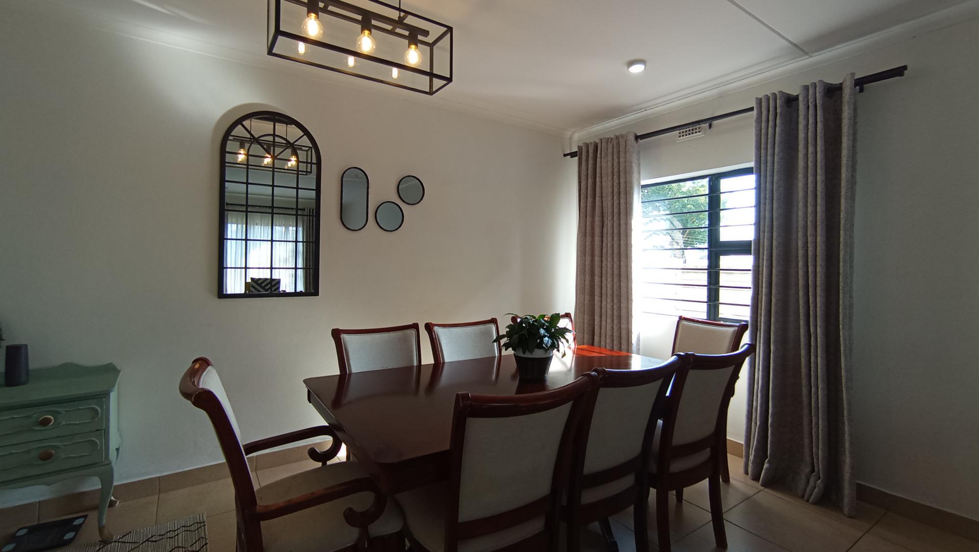 Dining Room - 23 square meters of property in Andeon