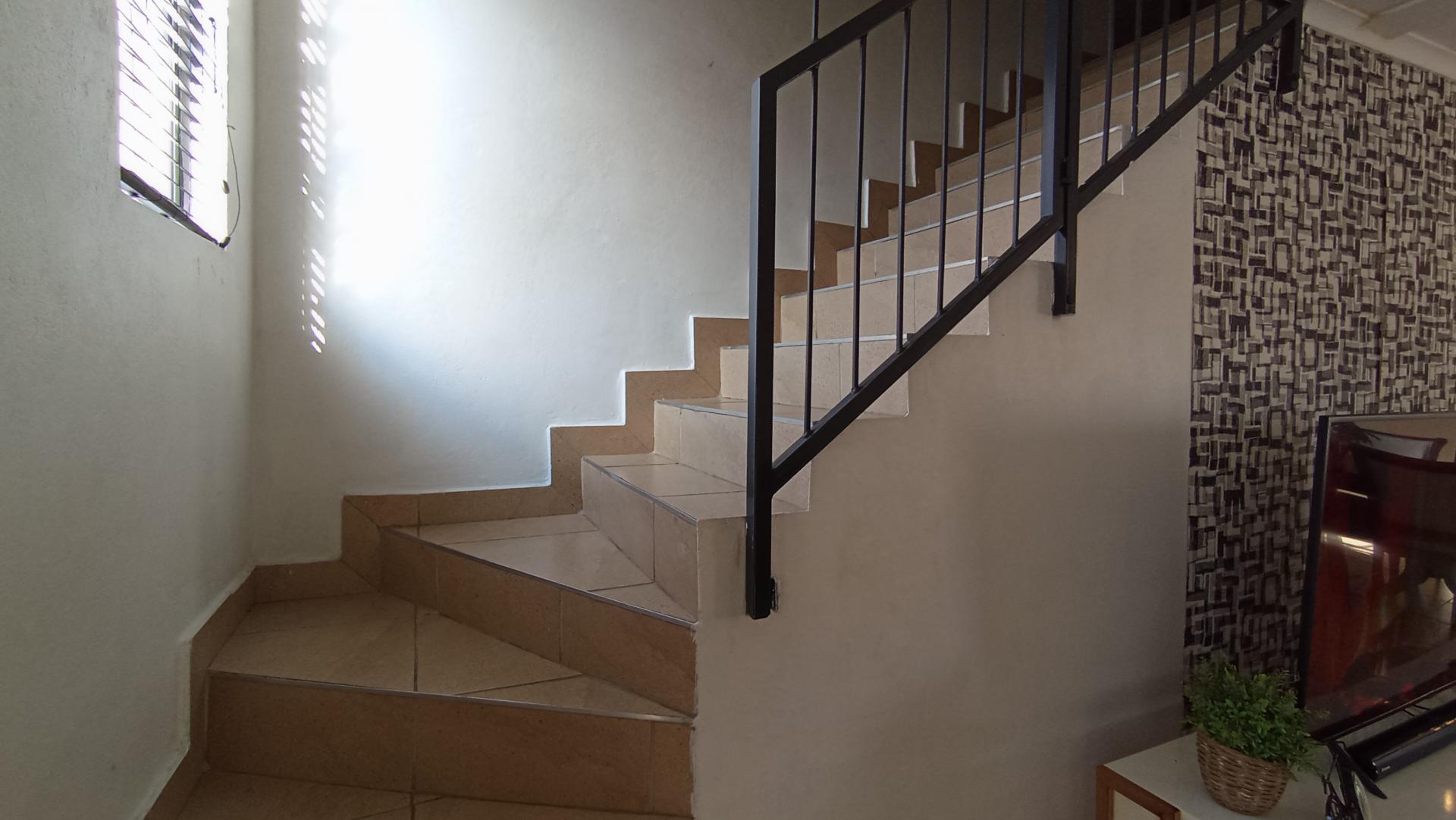 Spaces - 10 square meters of property in Andeon