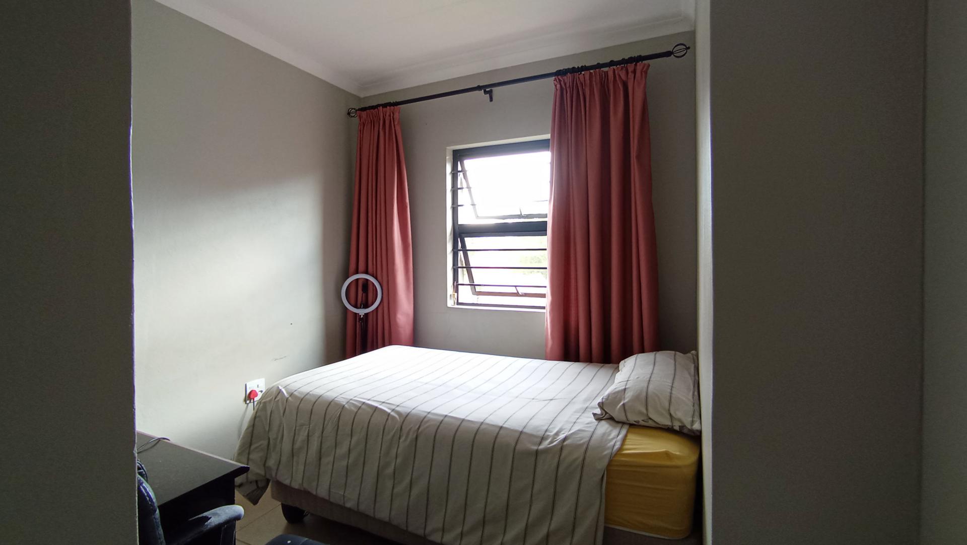 Bed Room 2 - 9 square meters of property in Andeon